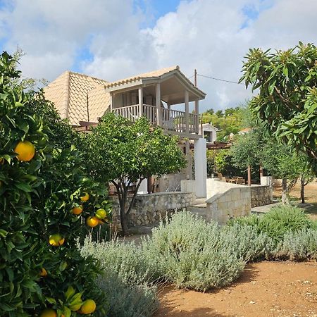 Ploes Luxury Cottages Pesádha Exteriör bild