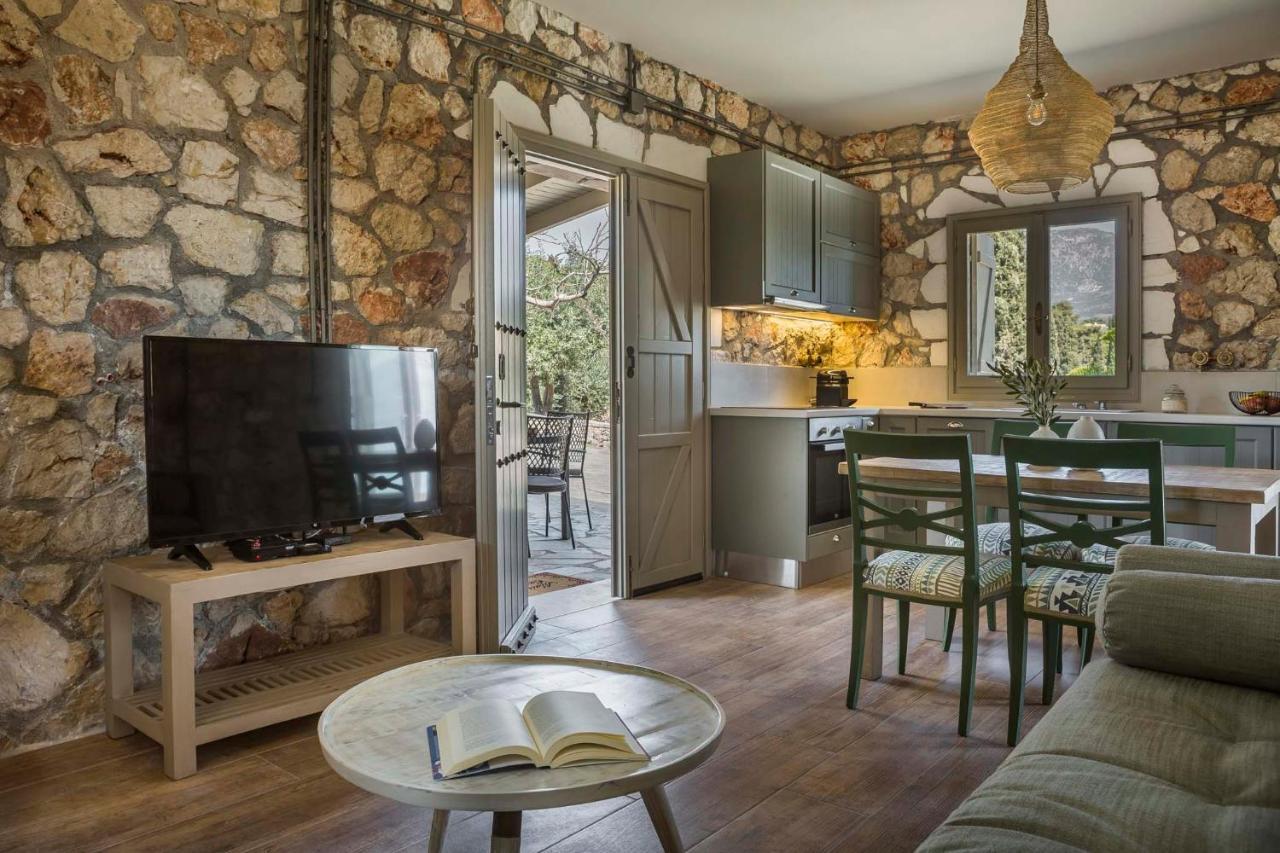 Ploes Luxury Cottages Pesádha Exteriör bild