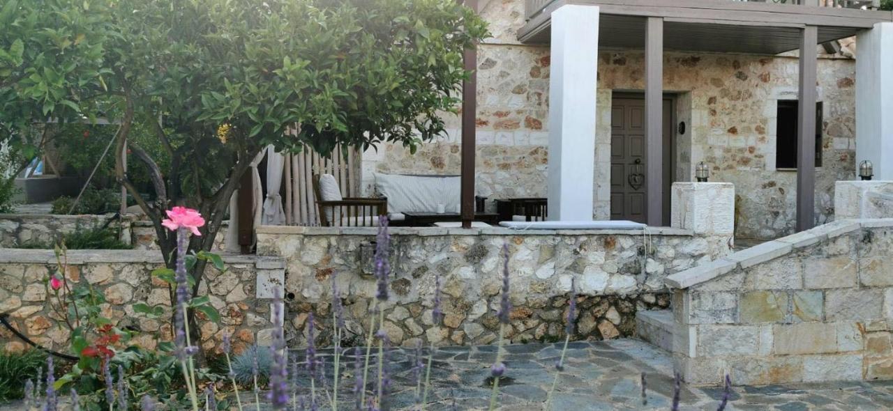 Ploes Luxury Cottages Pesádha Exteriör bild